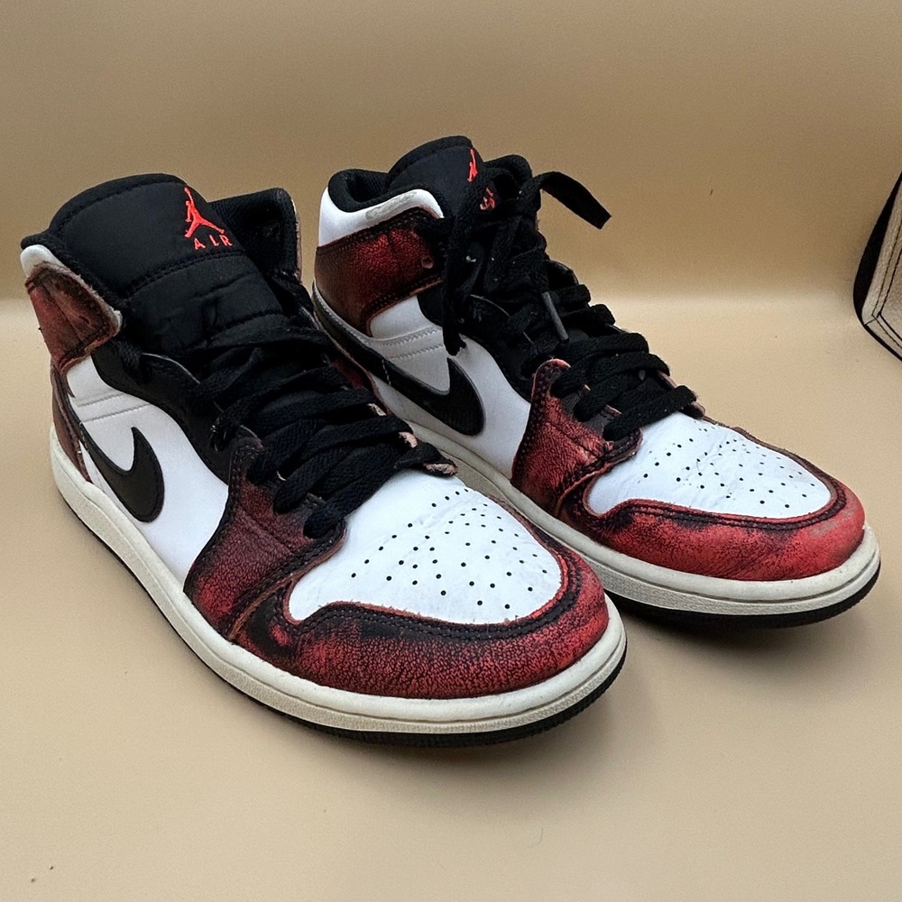 Jordan 1 Mid Wear-Away Chicago Black Red White DV9565-006 Mens 8